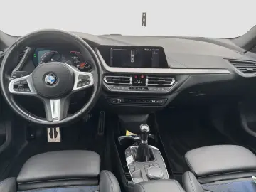 BMW 218i Gran Coupe  M Sport  LED  SHZ  Navi  PDC  u