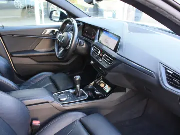 BMW 218 2 Gran Coupe 218 i M Sport  TOPZUSTAND!