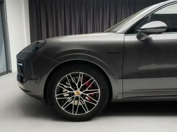 PORSCHE CAYENNE S E-Hybrid SUV
