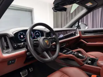 PORSCHE CAYENNE S E-Hybrid SUV