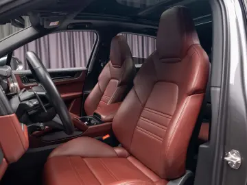 PORSCHE CAYENNE S E-Hybrid SUV