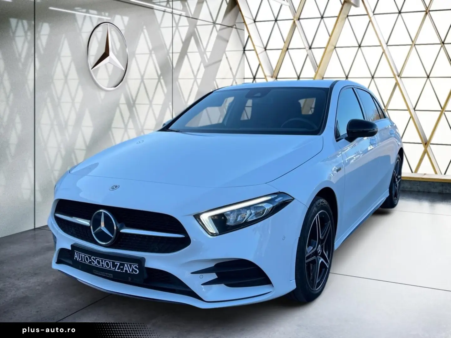 MERCEDES-BENZ A 250 e limousine AMG Night-P KAM CarPlay