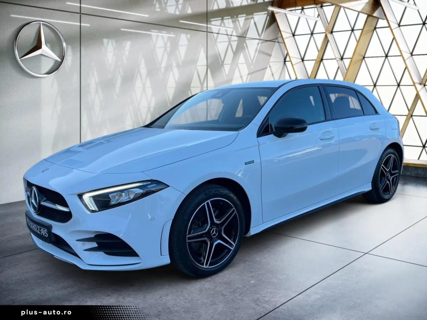 MERCEDES-BENZ A 250 e limousine AMG Night-P KAM CarPlay