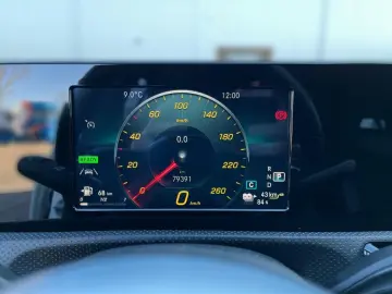MERCEDES-BENZ A 250 e limousine AMG Night-P KAM CarPlay