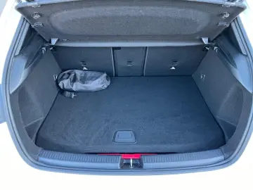 MERCEDES-BENZ A 250 e limousine AMG Night-P KAM CarPlay