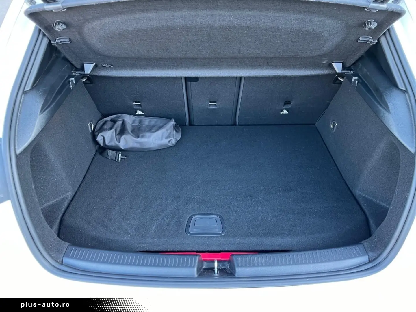 MERCEDES-BENZ A 250 e limousine AMG Night-P KAM CarPlay