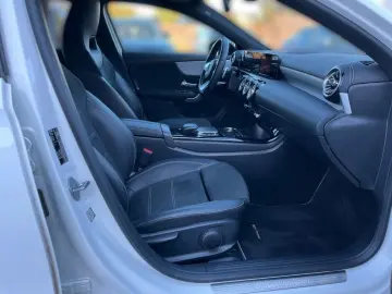 MERCEDES-BENZ A 250 e limousine AMG Night-P KAM CarPlay