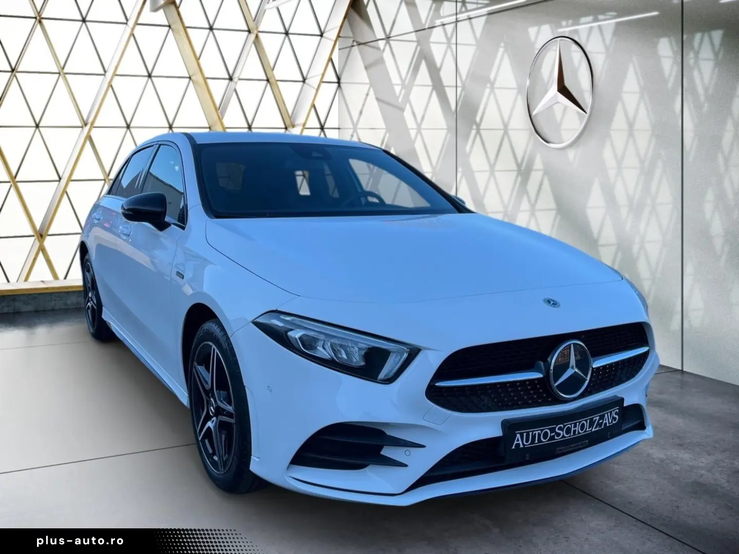 MERCEDES-BENZ A 250 e limousine AMG Night-P KAM CarPlay