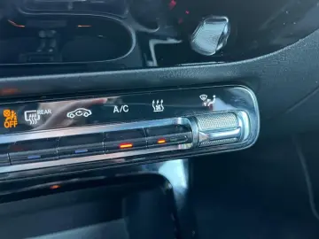 MERCEDES-BENZ A 250 e limousine AMG Night-P KAM CarPlay