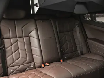 BMW 750e xDrive M Sport Plug-in Hybrid Sportautomati