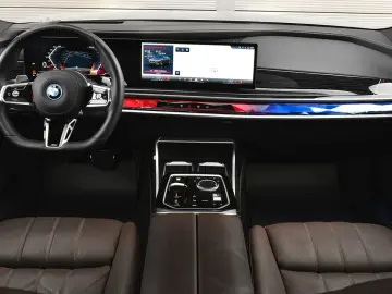 BMW 750e xDrive M Sport Plug-in Hybrid Sportautomati