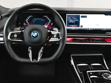 BMW 750e xDrive M Sport Plug-in Hybrid Sportautomati