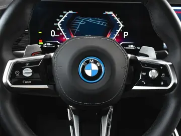 BMW 750e xDrive M Sport Plug-in Hybrid Sportautomati