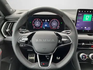 SKODA Kodiaq 2.0 TSI 4x4 DSG RS Pano AHK Leder HuD 360