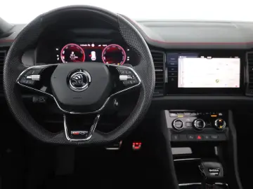 SKODA Kodiaq RS 2.0 TSI DSG 4x4 LED Panorama Kamera