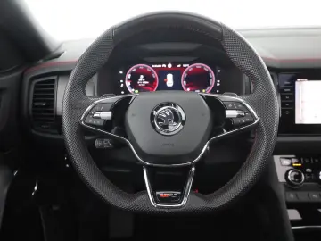 SKODA Kodiaq RS 2.0 TSI DSG 4x4 LED Panorama Kamera