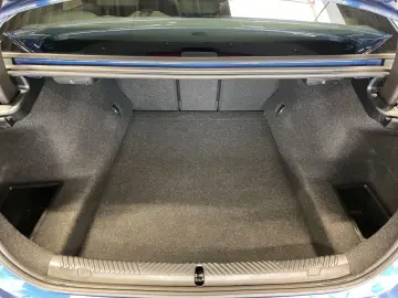 BMW 520d xDrive Limousine Standheizung Harman K LED