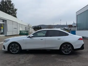 BMW 520d xDr.M Sport Standh.AHK Sitzbel.HUD ACC Park