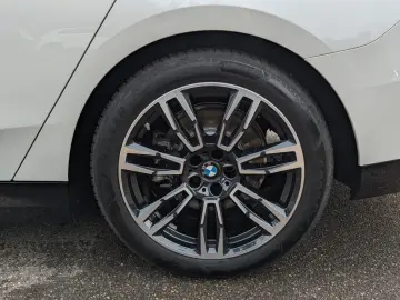 BMW 520d xDr.M Sport Standh.AHK Sitzbel.HUD ACC Park