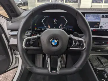 BMW 520d xDr.M Sport Standh.AHK Sitzbel.HUD ACC Park