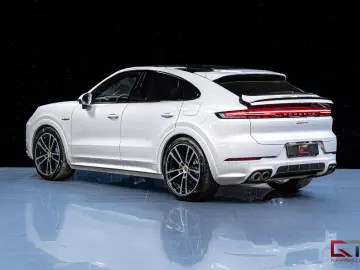PORSCHE Cayenne E-Hyb Coupé FACELIFT Sp-Design 22  Pano