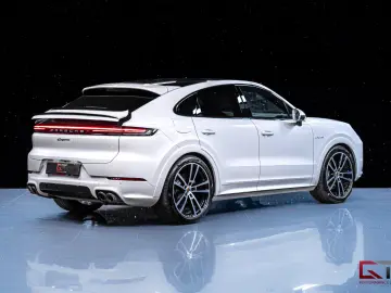 PORSCHE Cayenne E-Hyb Coupé FACELIFT Sp-Design 22  Pano