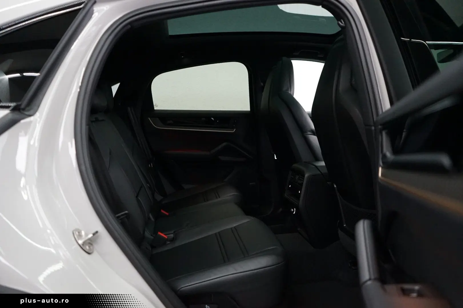 PORSCHE Cayenne Coupe E-Hybrid Kreide SpAbgas P-Display