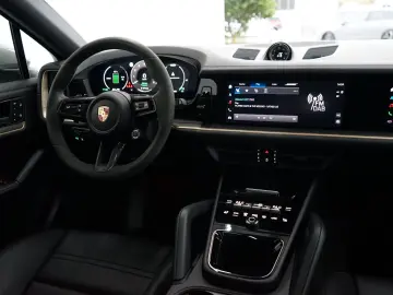 PORSCHE Cayenne Coupe E-Hybrid Kreide SpAbgas P-Display