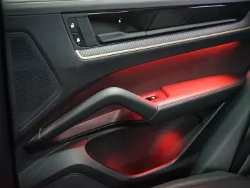 PORSCHE Cayenne Coupe E-Hybrid Kreide SpAbgas P-Display