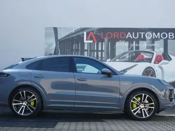 PORSCHE Cayenne Coupe S E-Hybrid SportDesign Paket SpAbg