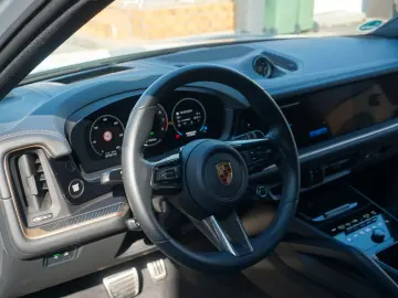 PORSCHE Cayenne Coupe S E-Hybrid SportDesign Paket SpAbg