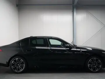 BMW 520d xDr MSport ICONIC GL 360 HUD CARBON H&K Ventil