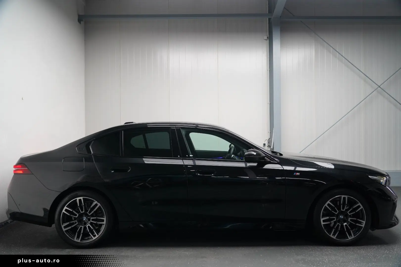 BMW 520d xDr MSport ICONIC GL 360 HUD CARBON H&K Ventil