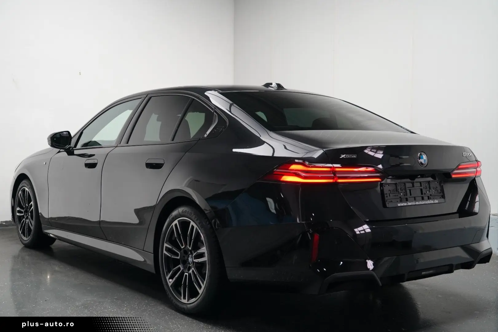 BMW 520d xDr MSport ICONIC GL 360 HUD CARBON H&K Ventil