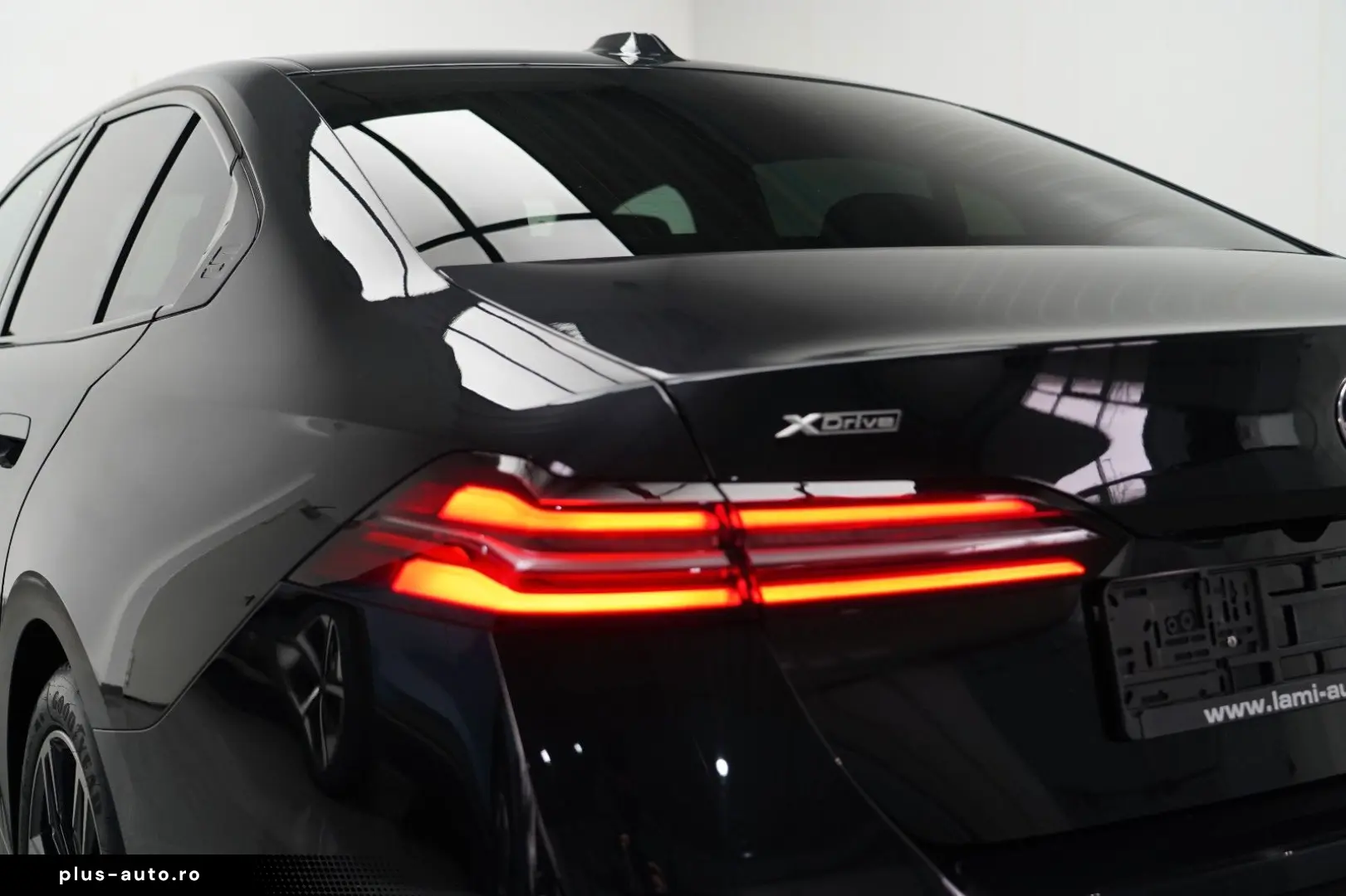 BMW 520d xDr MSport ICONIC GL 360 HUD CARBON H&K Ventil