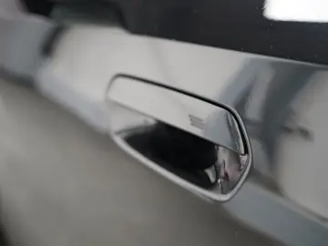 BMW 520d xDr MSport ICONIC GL 360 HUD CARBON H&K Ventil