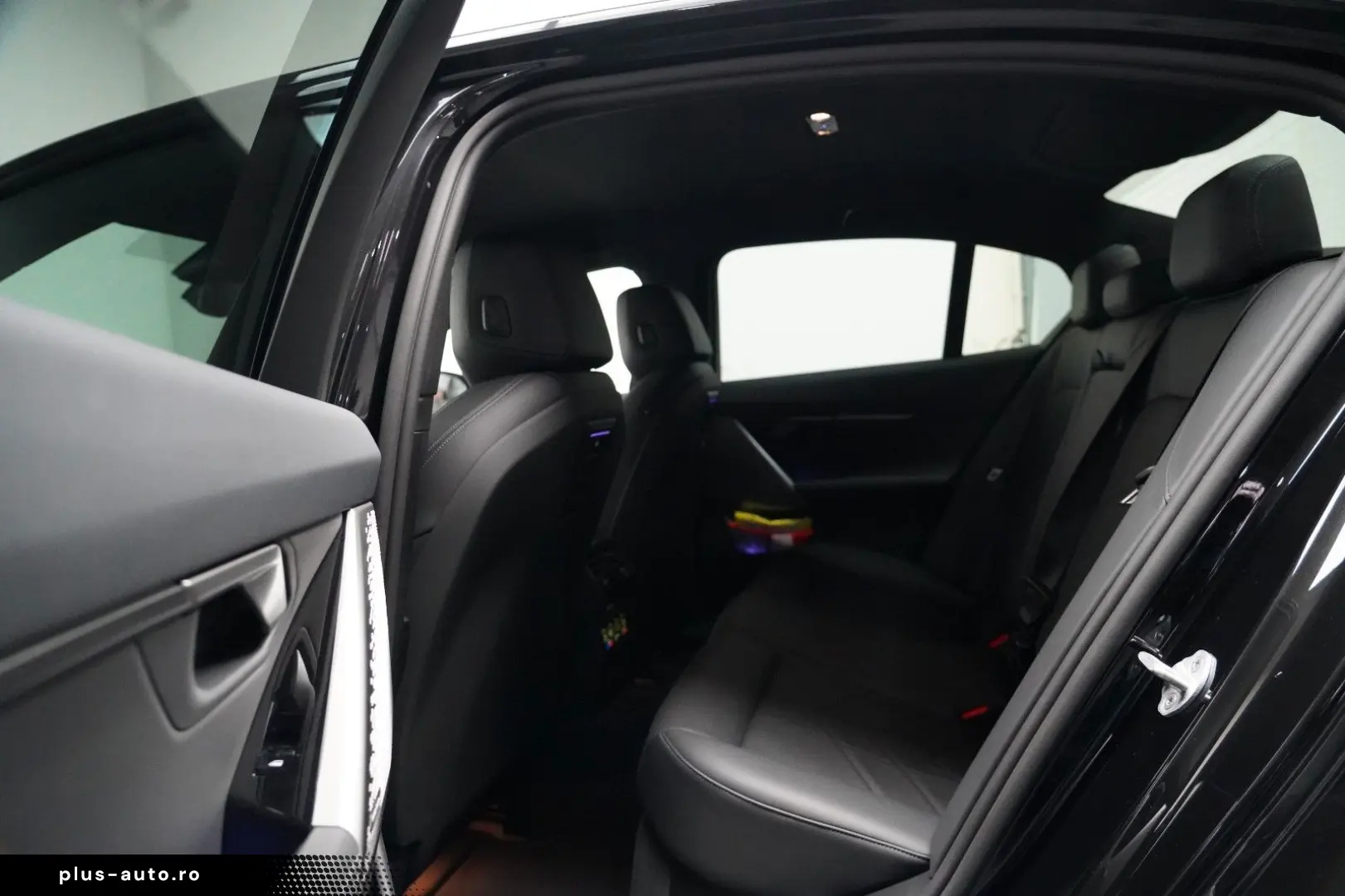 BMW 520d xDr MSport ICONIC GL 360 HUD CARBON H&K Ventil