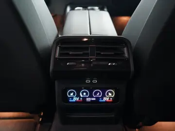 BMW 520d xDr MSport ICONIC GL 360 HUD CARBON H&K Ventil