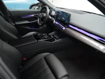 BMW 520d xDr MSport ICONIC GL 360 HUD CARBON H&K Ventil