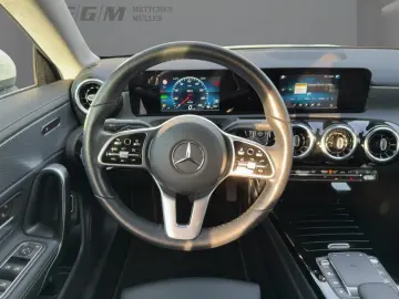 MERCEDES-BENZ CLA 250 e Coupé Progressive CarPlay Sitzhz LED