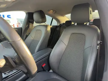 MERCEDES-BENZ CLA 250 e Coupé Progressive CarPlay Sitzhz LED