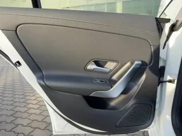 MERCEDES-BENZ CLA 250 e Coupé Progressive CarPlay Sitzhz LED