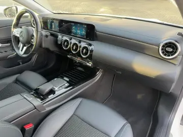 MERCEDES-BENZ CLA 250 e Coupé Progressive CarPlay Sitzhz LED