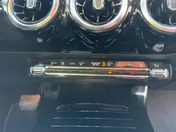 MERCEDES-BENZ CLA 250 e Coupé Progressive CarPlay Sitzhz LED