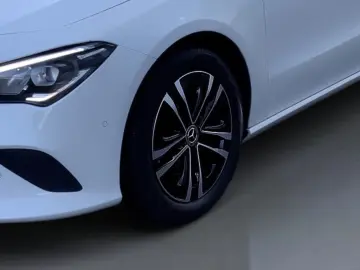 MERCEDES-BENZ CLA200 d Carbon MBUX Progressive CarPlay KAM