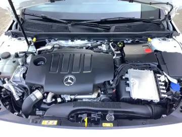 MERCEDES-BENZ CLA200 d Carbon MBUX Progressive CarPlay KAM