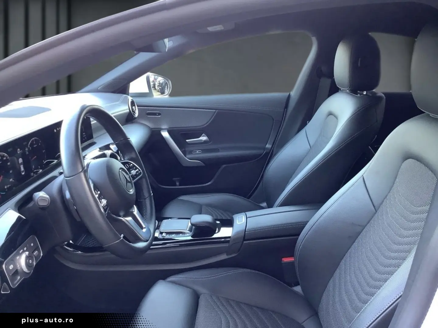 MERCEDES-BENZ CLA200 d Carbon MBUX Progressive CarPlay KAM