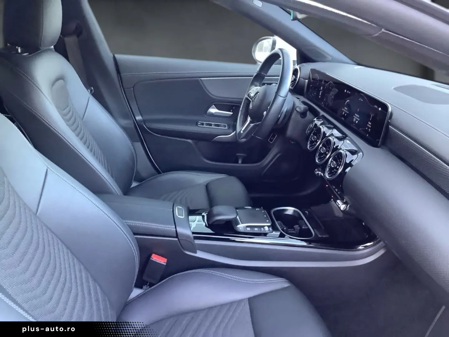 MERCEDES-BENZ CLA200 d Carbon MBUX Progressive CarPlay KAM