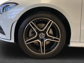 MERCEDES-BENZ CLA250 e AMG Coupe Shz LED Sound CarPlay MBUX