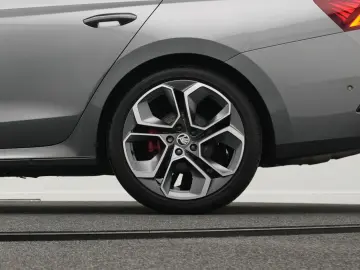 SKODA Octavia RS 2.0 TDI DSG 4x4